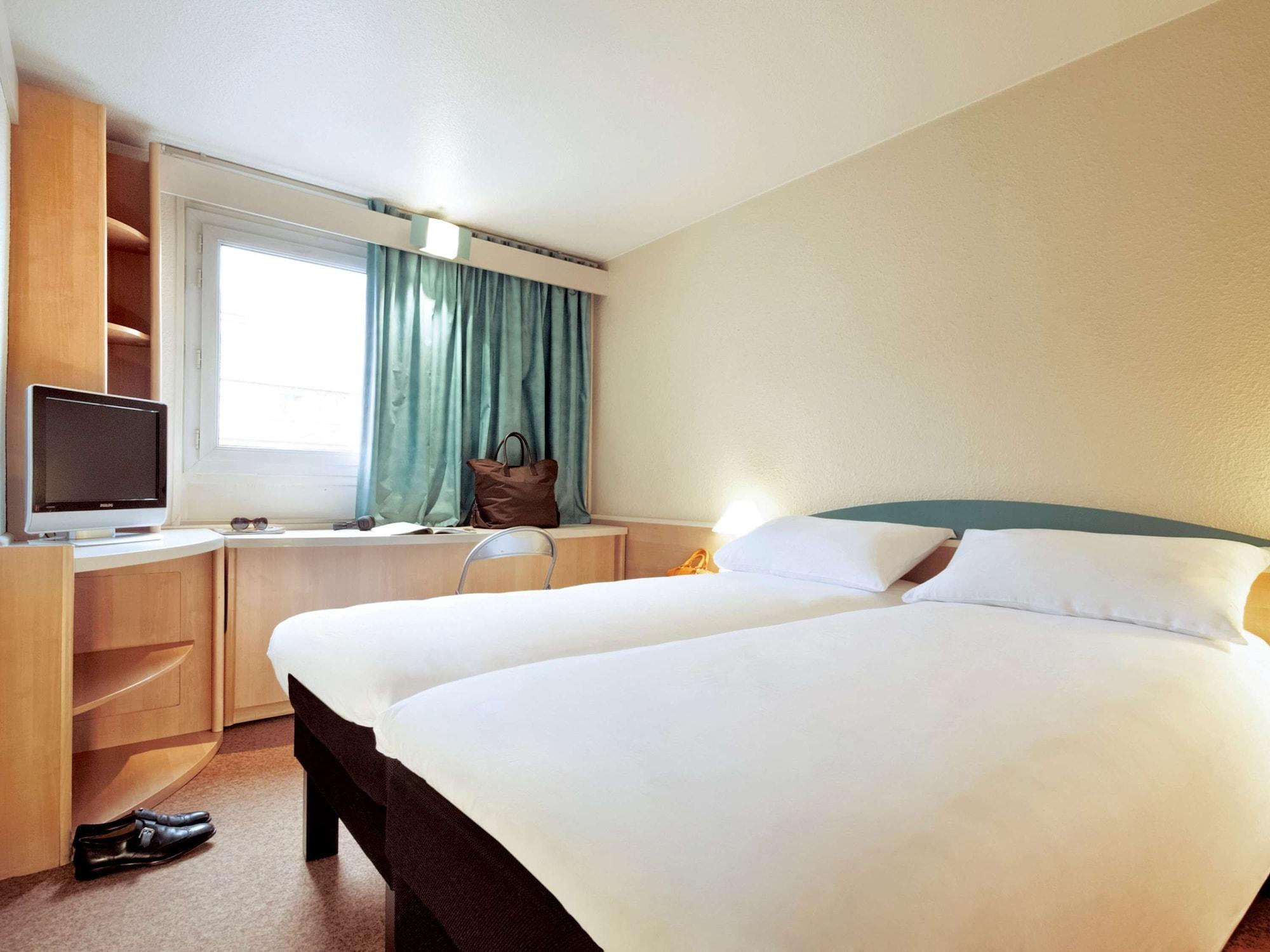Ibis Skopje City Center Екстериор снимка
