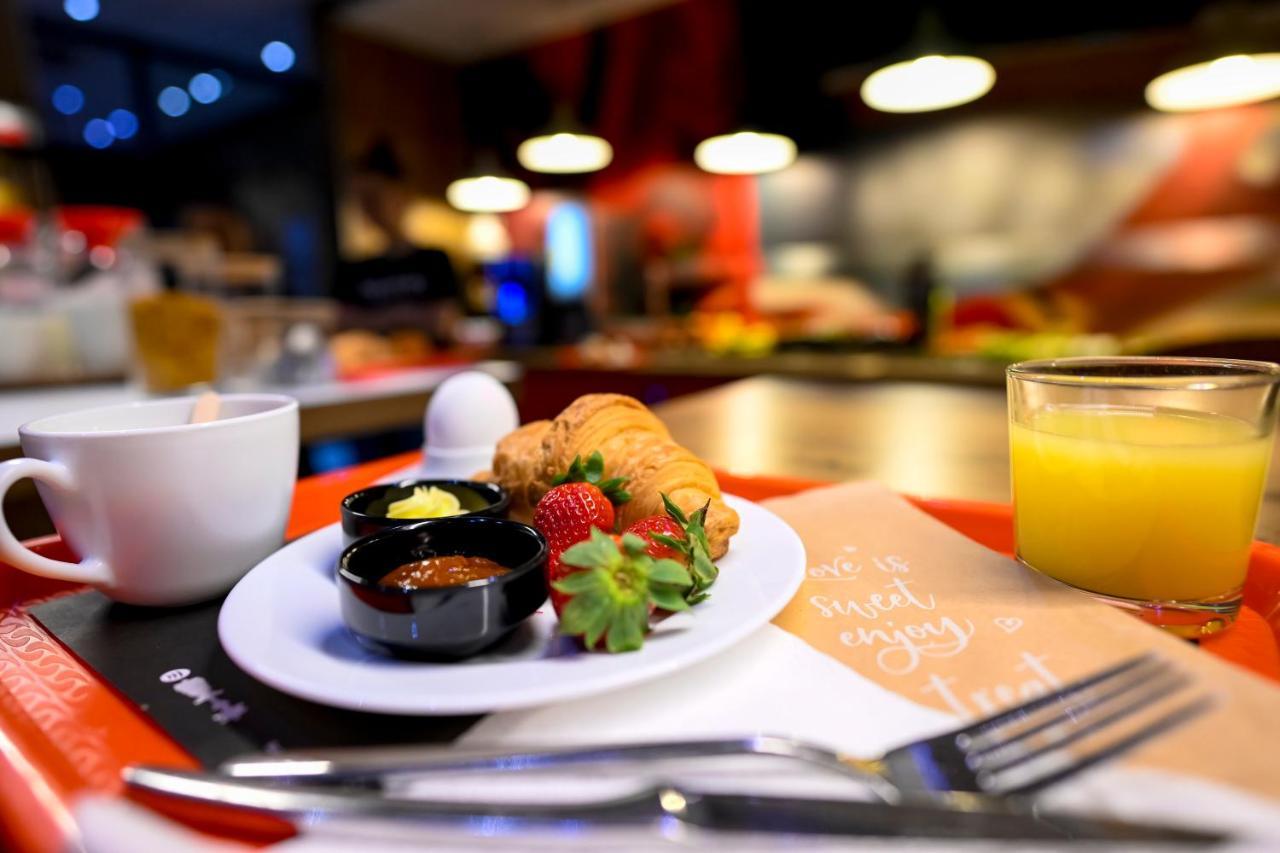 Ibis Skopje City Center Екстериор снимка
