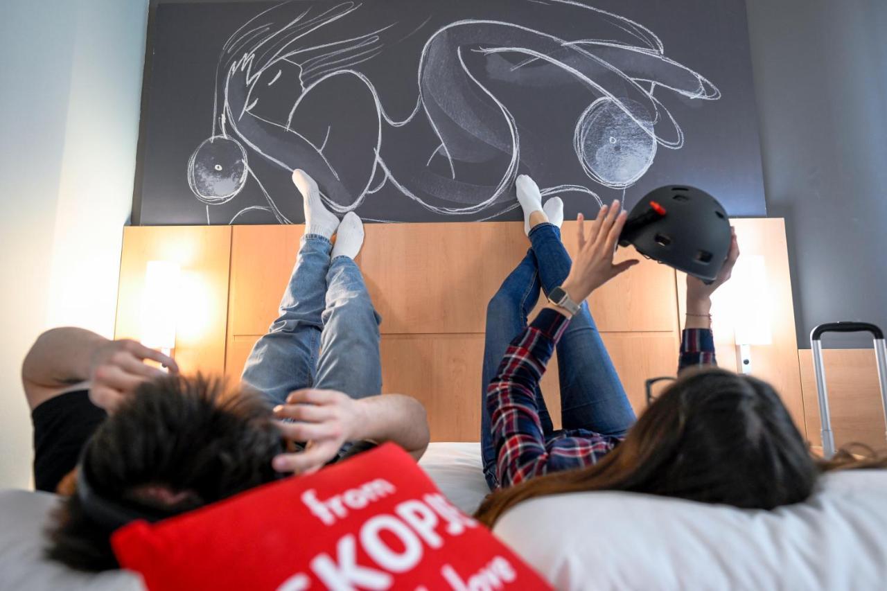 Ibis Skopje City Center Екстериор снимка