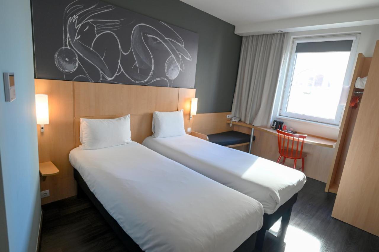 Ibis Skopje City Center Екстериор снимка