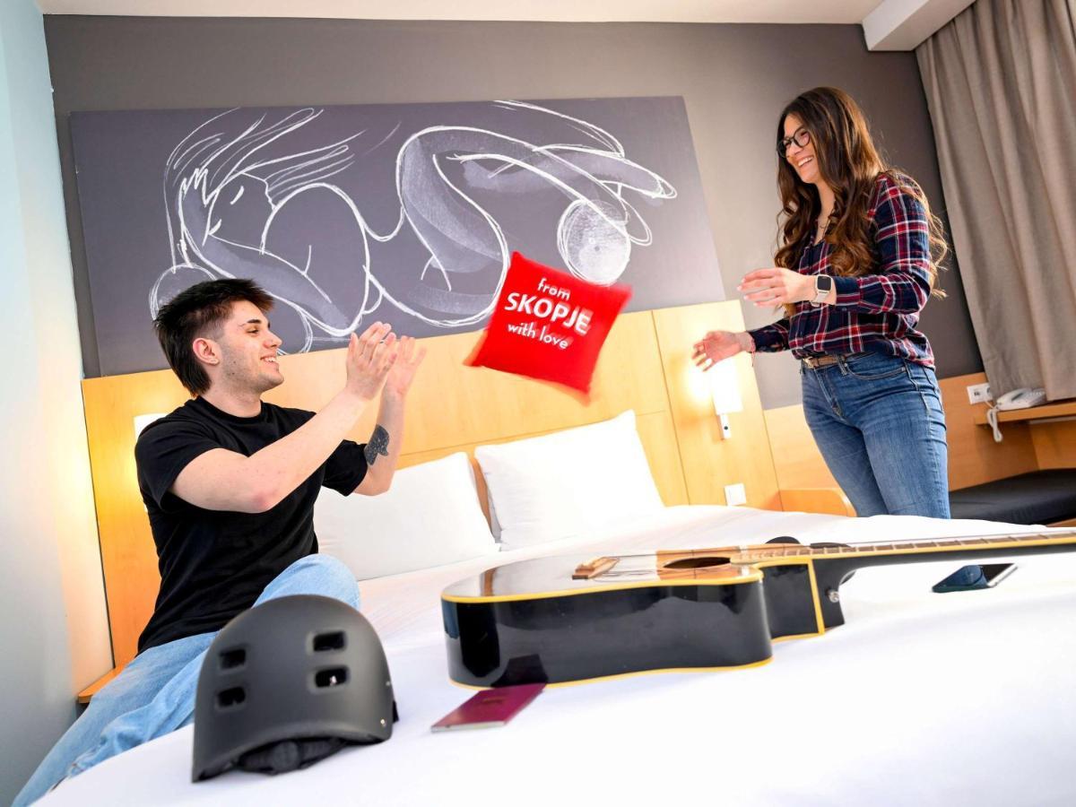 Ibis Skopje City Center Екстериор снимка